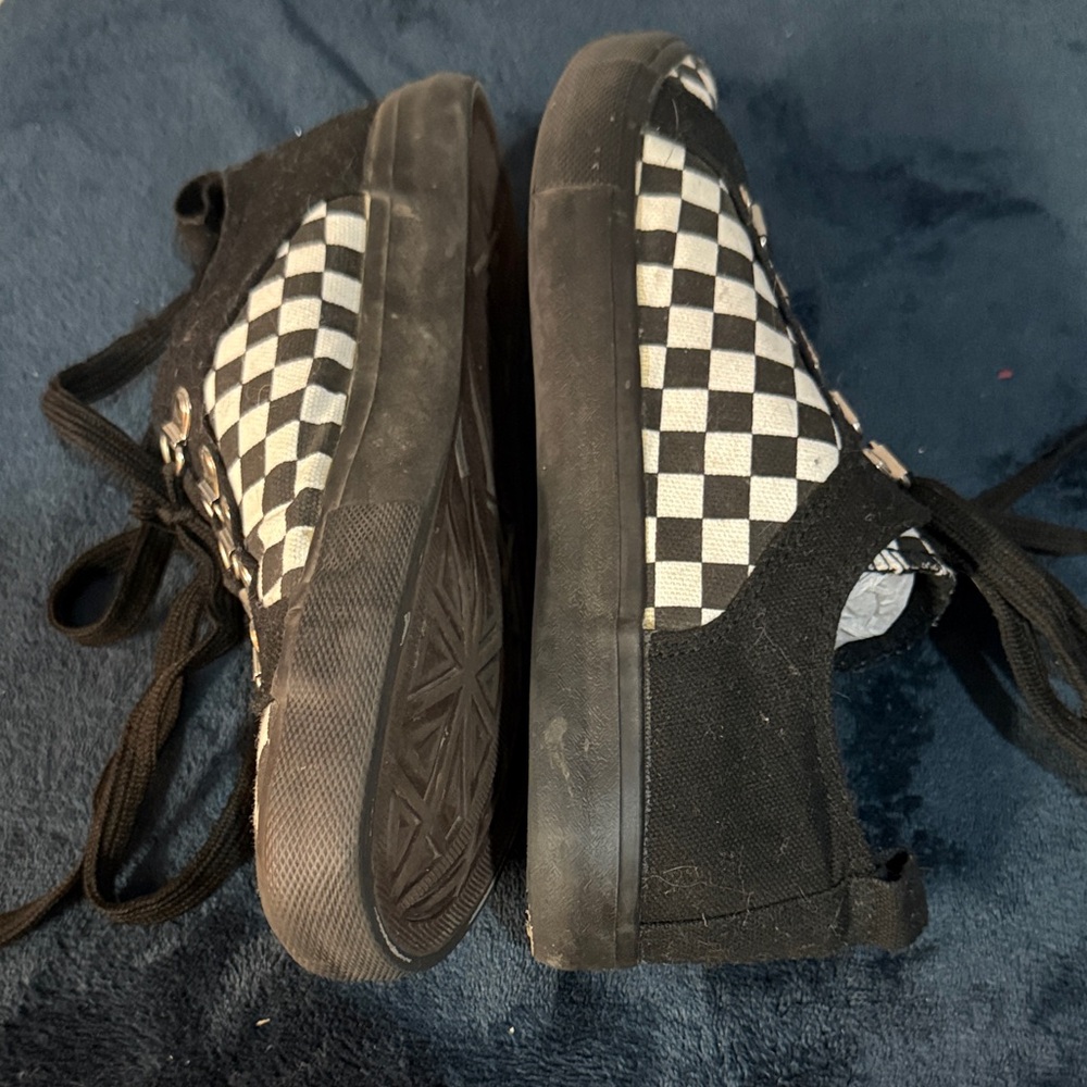 Monochrome Checkered Women's Sneakers - Picture 5 of 7